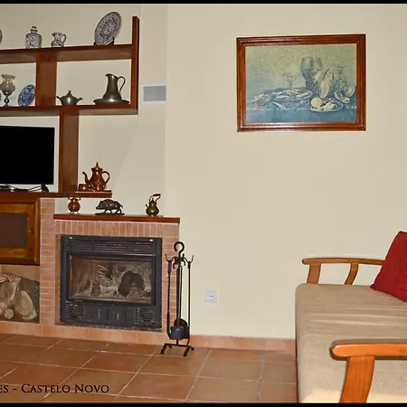 Castelo Cottages Castelo Novo Exterior photo